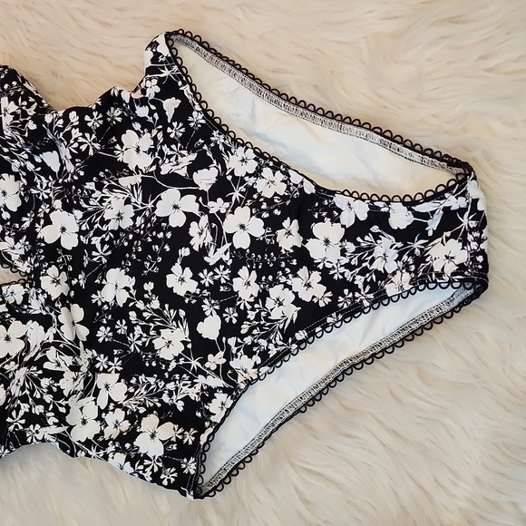 Avec Les Filles Floral One-piece Swimsuit, Size L - Picture 8 of 15